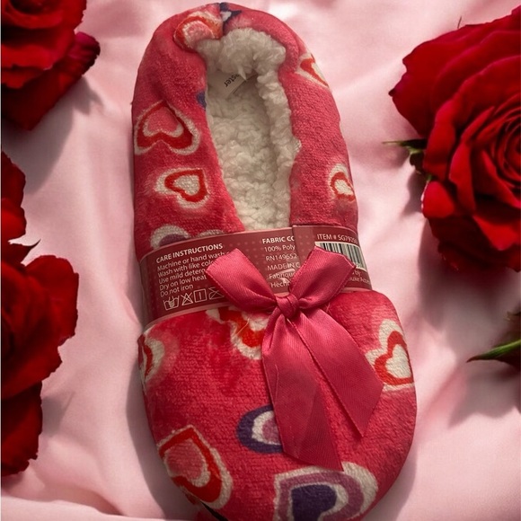 Heart Slippers 🤍 - Picture 4 of 4